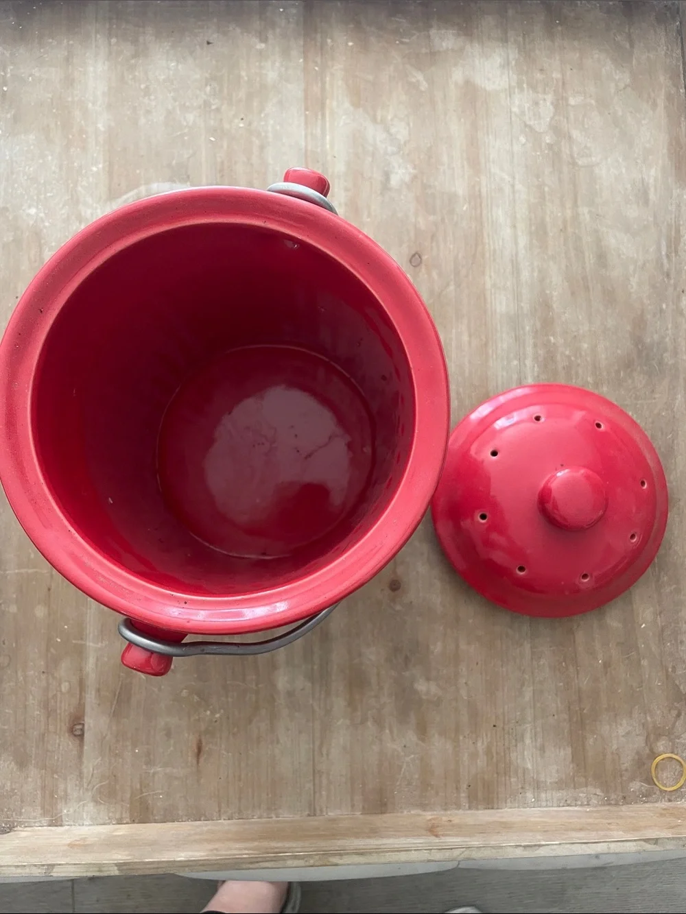 Countertop Red Ceramic Compost Bin with Ventilated Lid and Handle clean no chips